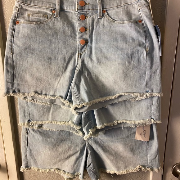 NWT-Universal Thread High Rise Soft Shorts - Picture 5 of 10